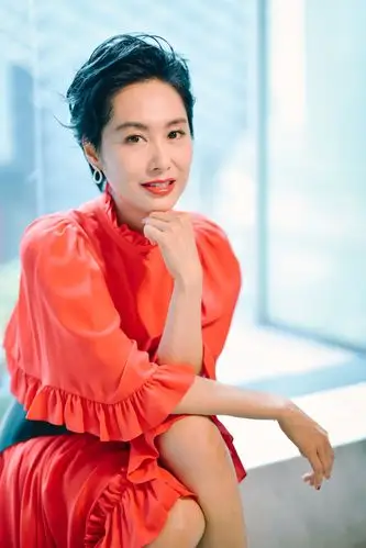 不老女神朱茵现身广州