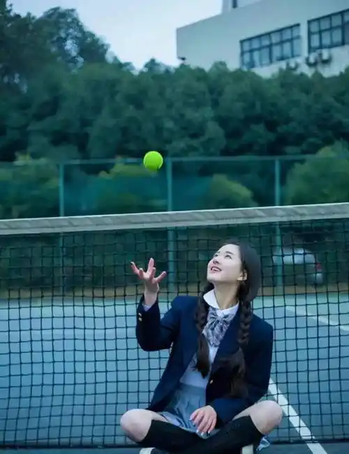 赵露思穿jk照片,俏皮可爱_青春_活力_挑战