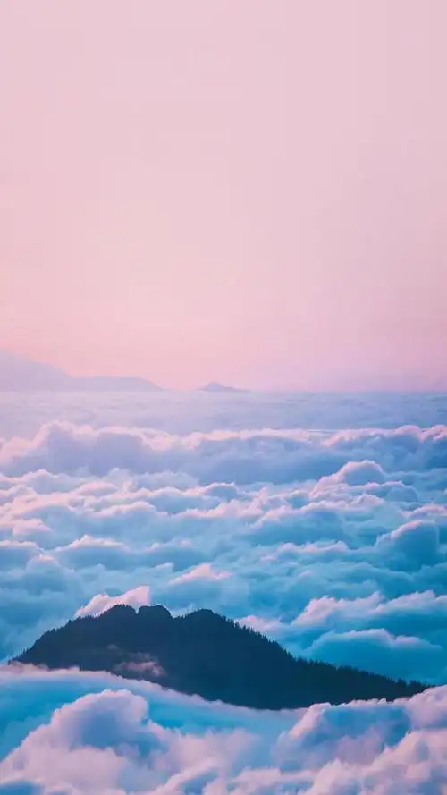 云雾之中唯美缥缈群山