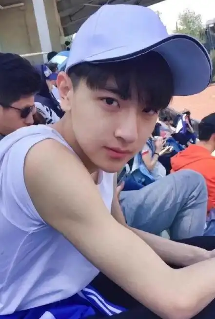 校草|长相|学生时期_新浪新闻