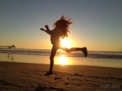 跳起图片大全-跳起高清图片下载-觅知网