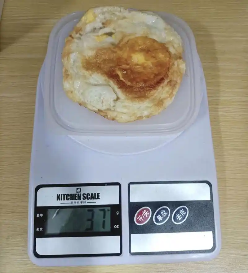 一个煎蛋的热量 一个37g 热量72大卡 #热量# #鸡蛋的吃法# #煎蛋93