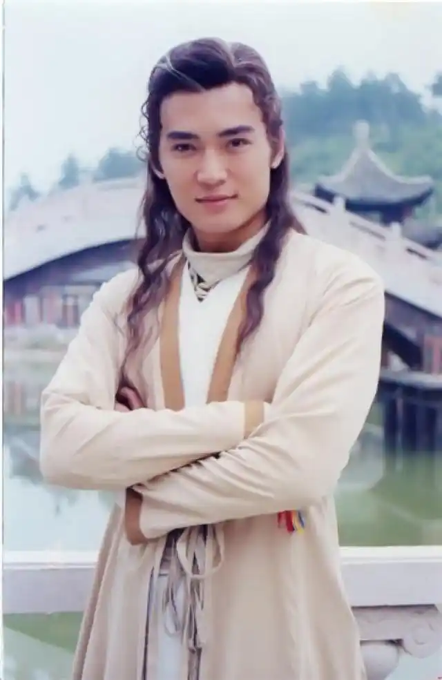 焦恩俊这一细节让网友称赞不已这才是不忘本的人