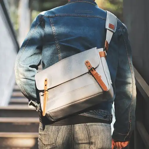 新款男士邮差包时尚男包单肩斜挎包尼龙休闲包复古韩版背包潮挎包