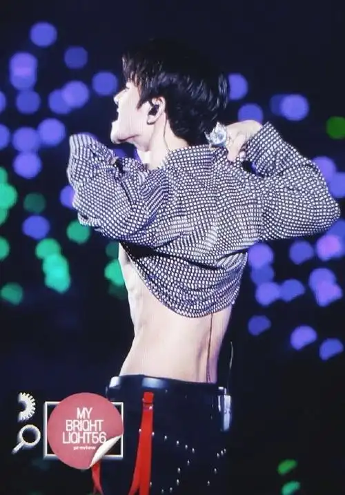 exo分享200720不吃碳水的强大毅力夏天必看伯贤腹肌篇