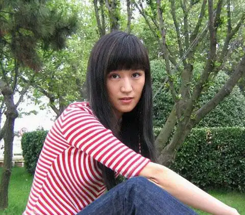 鲍蕾百变女郎美图写真