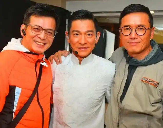 如何得到与刘德华的合影?