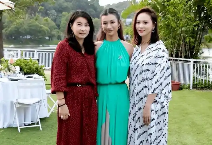 精致五官酷似郭晶晶,准少奶奶好有旺夫相呀