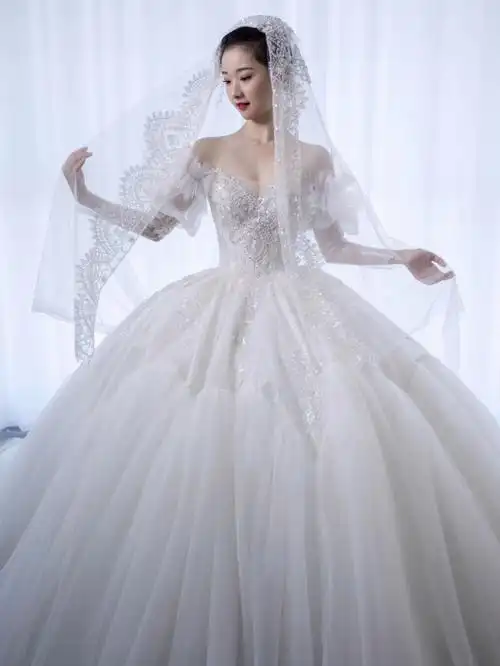 一眼就沦陷的仪式主婚纱真是绝美啦