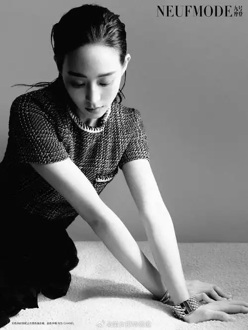 张钧甯天台乌托邦大片惊喜释出穿慵懒外套凸显优雅气质