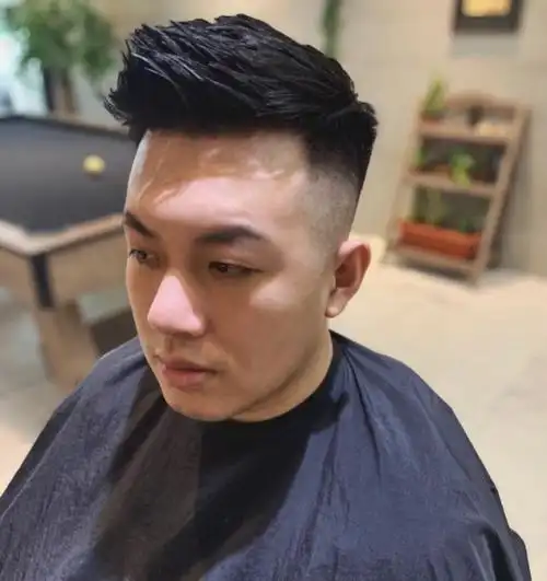 最适合胖子的发型男生脸胖的男士别乱剪发型了