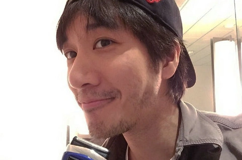 王力宏直播带货透露新歌,长发络腮胡不敢认,网友集体喊话刮胡子