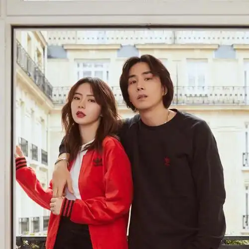 戚薇和李承铉穿搭(戚薇和李承铉难得同框)(7)