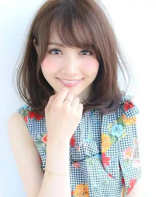 10款适合胖脸女生发型,时尚减龄又显脸小,好打理又显气质_脸型_圆脸