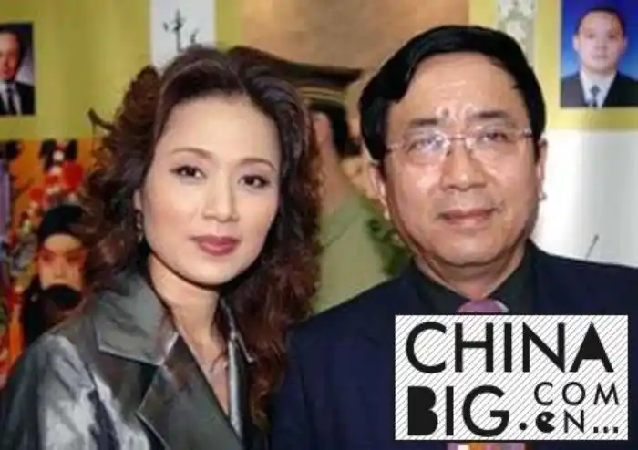 黄秋燕第二任丈夫黄秋燕的现任丈夫是谁