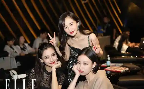 杨幂倪妮angelababy合照,暗藏玄机,网友:唐嫣在哪儿?