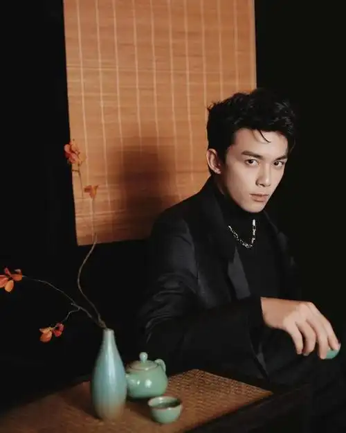 吴磊时尚写真俊朗帅气青春男神