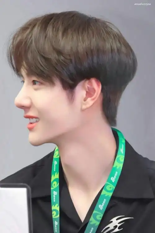 好喜欢王甜甜的括弧笑~#王一博