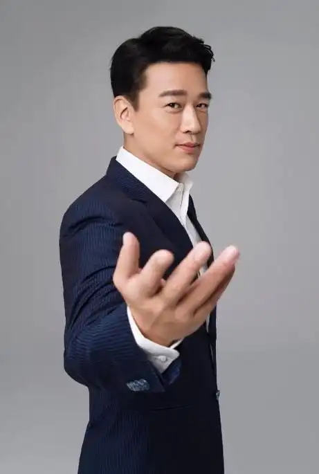 不是吧不是吧,连"国民舅舅"王耀庆也翻车塌房了?