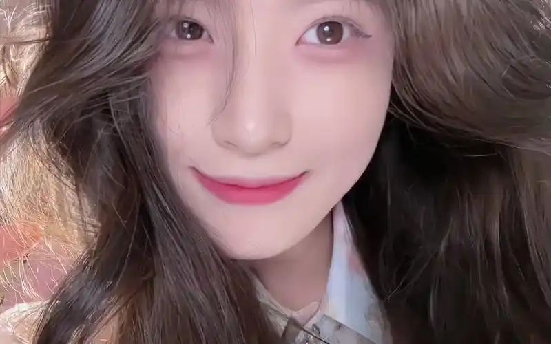 自带氛围感的卧蚕#甜妹