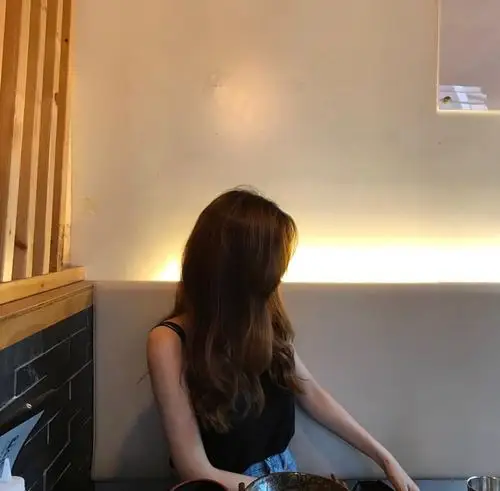 野洵 侧脸女头.