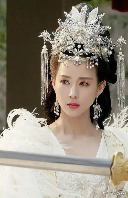 张钧甯海上牧云记剧照令人惊艳,可惜完美形象被眉毛毁了