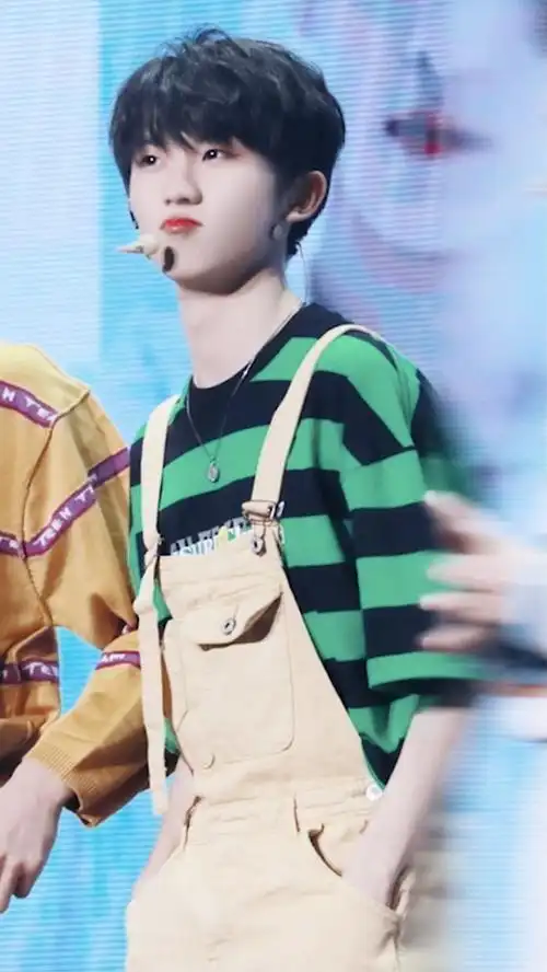 马嘉祺可爱到爆炸 @超大头球球 的微博: 想见到你.评论配图  weibo.cn