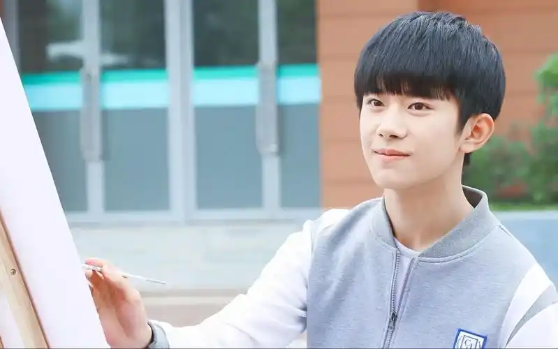 【易烊千玺】【尹柯】尹柯的小表情part2_哔哩哔哩 (゜-゜)つロ 干杯