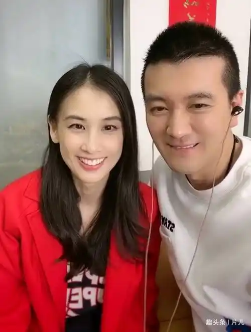 杨子作为艺人黄圣依的老公,近两个月在某出镜平台疯狂增长了500余万