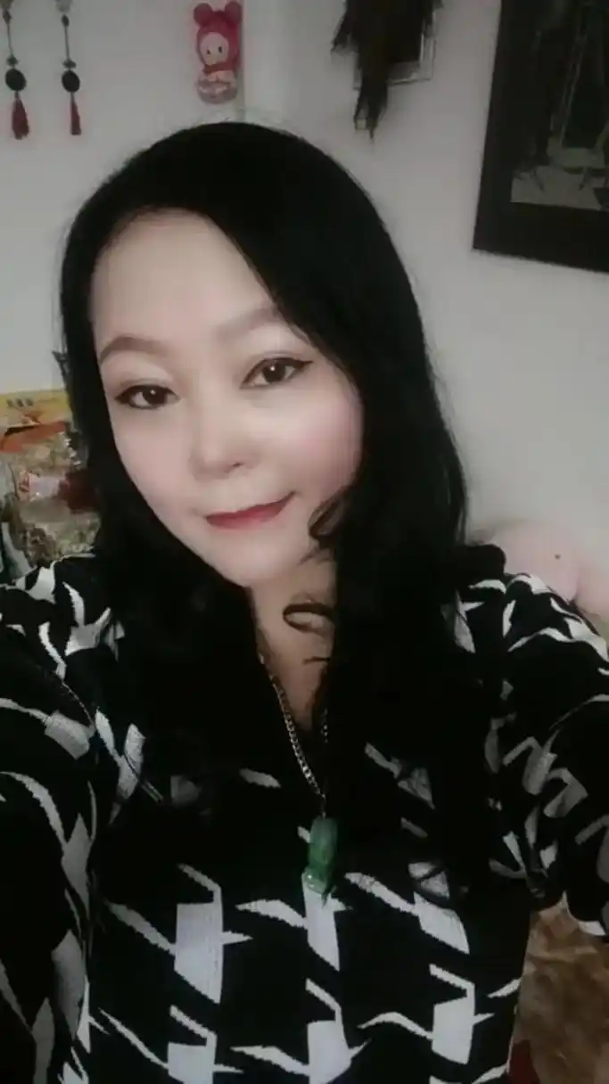 祝天下母亲节快乐 96大宝贝女儿送妈妈一束漂亮的花花95妈 - 抖