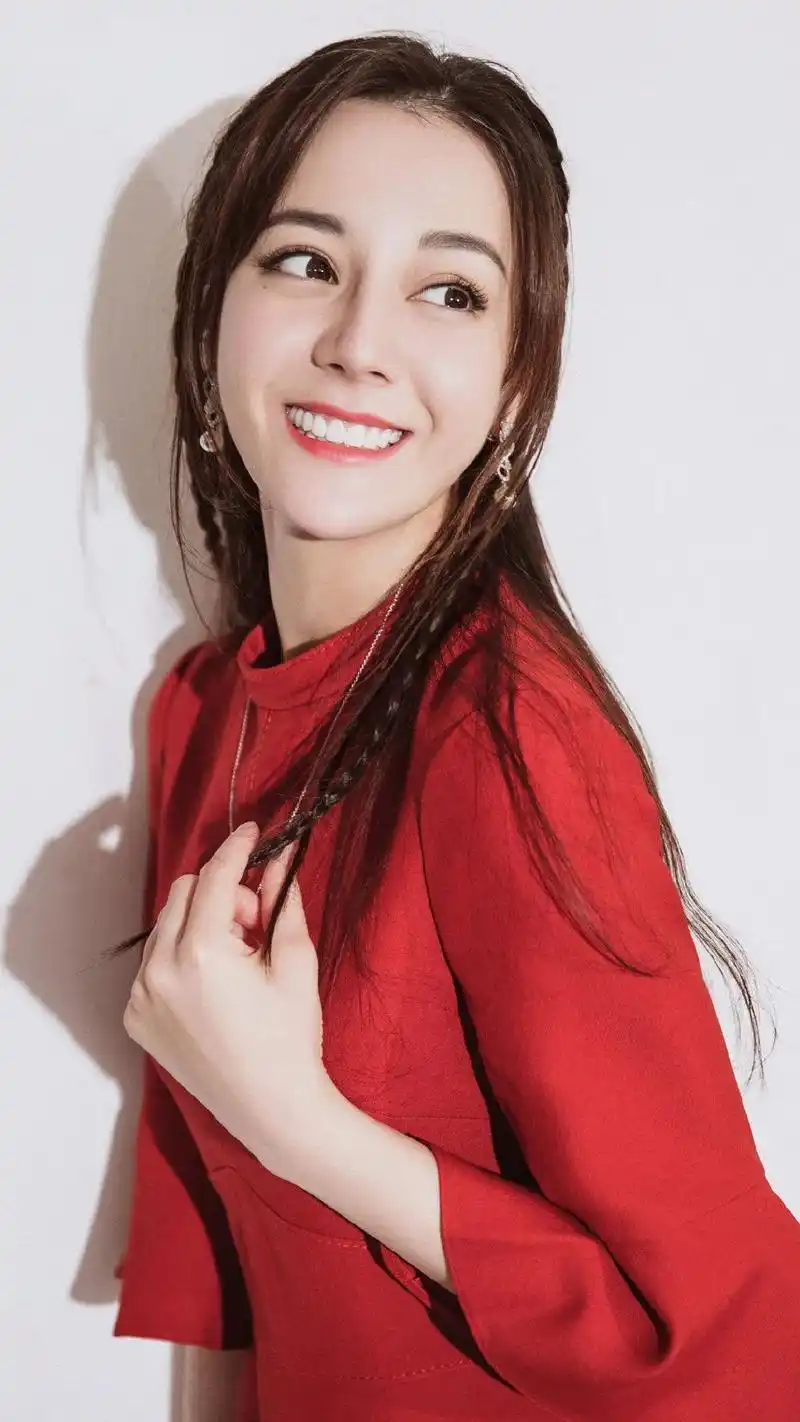 迪丽热巴壁纸你笑的时候真好看像月牙里装满了星星