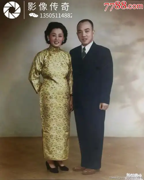 夫妻二人合照旗袍西服