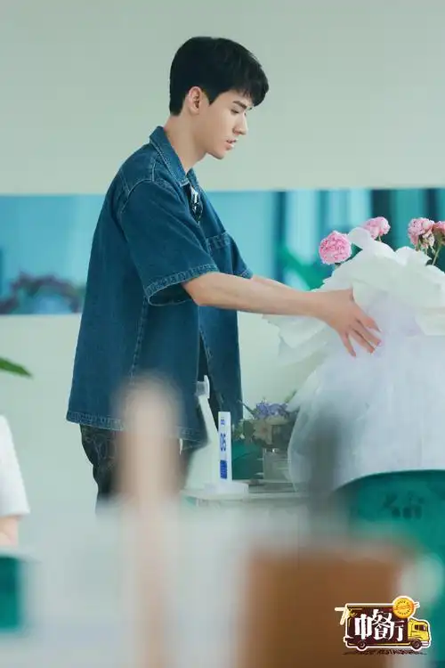 中餐厅##龚俊说自己摔了个龇牙咧嘴