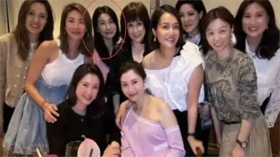 一段采访戳穿郭晶晶的真实处境,难怪连霍震霆都得靠边站