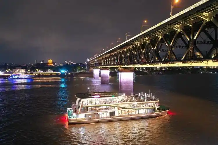 中高考考生,武汉两江游览邀你免费游览