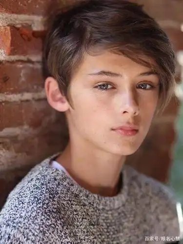 被称为"世界最帅"的小男孩,看完这照片,就问你服不服