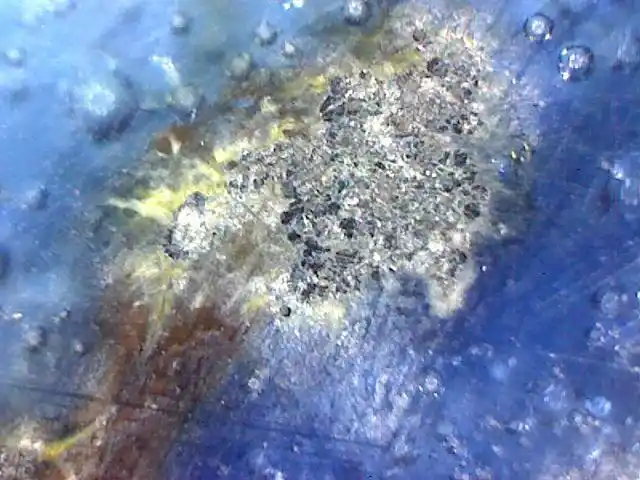 微观鉴别瓷器之苏料矛头状晶簇下面的铁褐斑4,元明瓷器结晶微观图片3