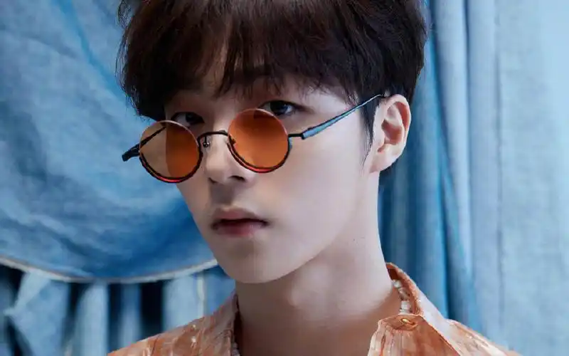 阳光帅气小鲜肉陈立农时尚休闲写真,大陆明星-回车桌面