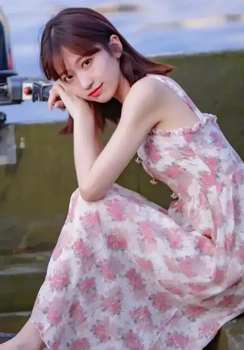 女生主动发自拍照给你是什么意思? - 石塘网