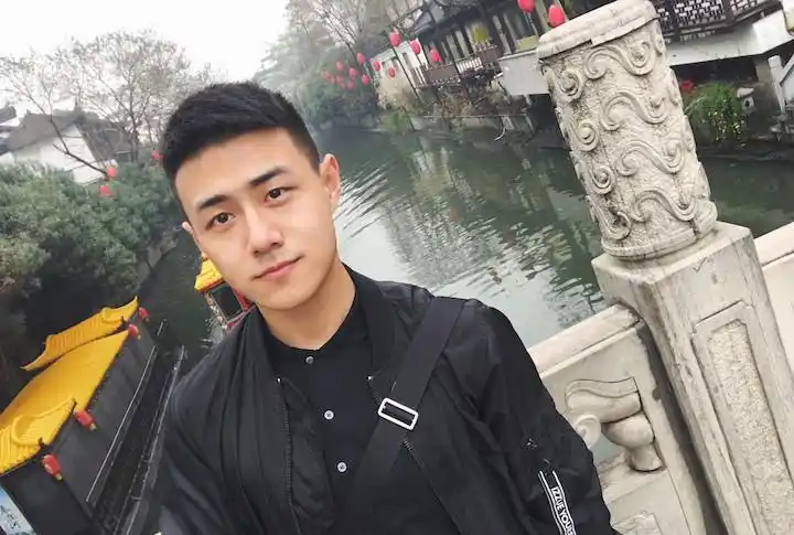 帅哥套图微信朋友圈男生生活照营销素材小哥哥微信包装图片男生朋友