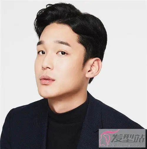 鬓角高适合什么发型 长鬓角发型帅气爆棚