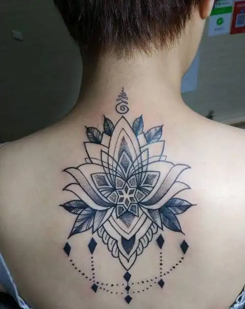 梵花纹身图片_背部图腾点刺纹身图案