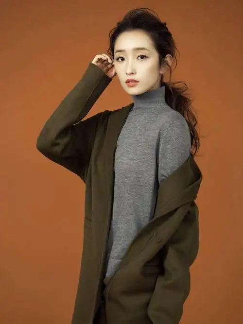 中国冠军参加全球总决赛并获得了全球总冠军,之后就入围了年度最美