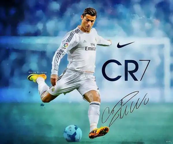 c罗的踢球姿势  优美霸气  我们一起努力学习