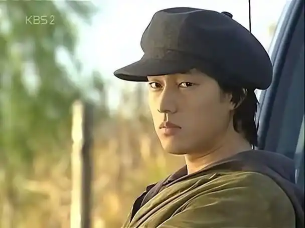 在早期的韩剧中,男主角们的颜值一直是观众们津津乐道的话题.