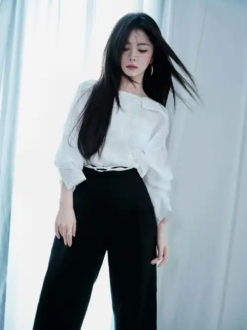 谭松韵 in yuima nakazato fall 2024 couture