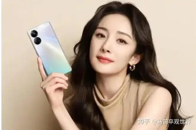 外观方面,realme 真我 10 pro  有夜,海配色,还有代言人杨幂同款的