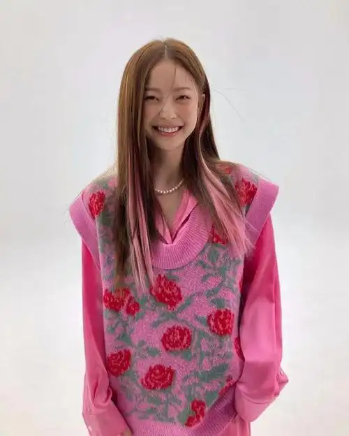 好看就完事了!|挑染|粉色|短发|亚麻色_网易订阅