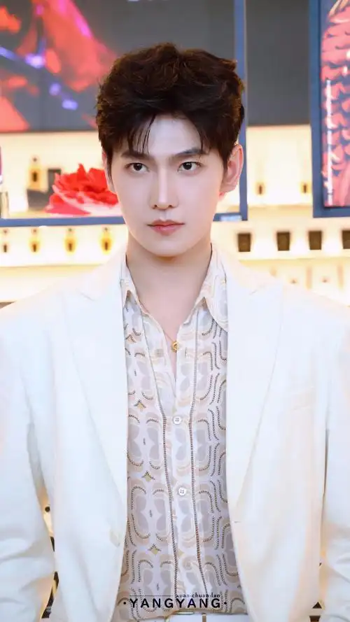 杨洋法国娇兰全球代言人##杨洋的海外人气