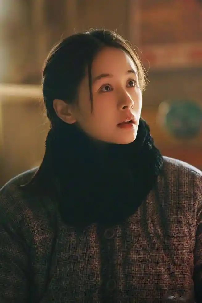 王子文晒《三体》叶文洁剧照:麻花辫造型 楚楚动人_好评_电视剧_方面